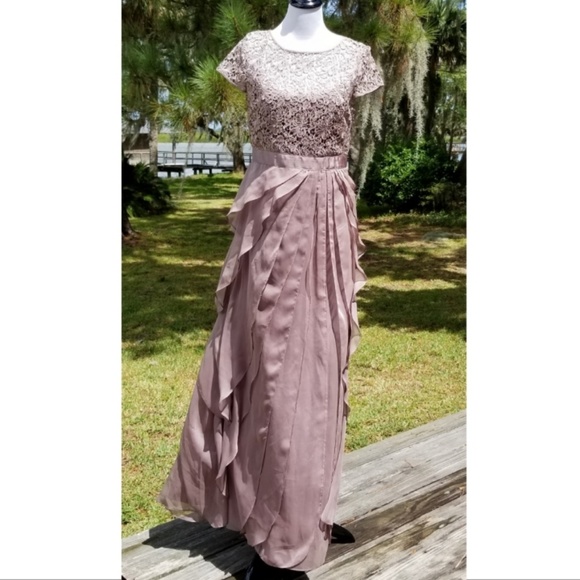 Adrianna Papell Dresses & Skirts - Adriana Papell formal dress